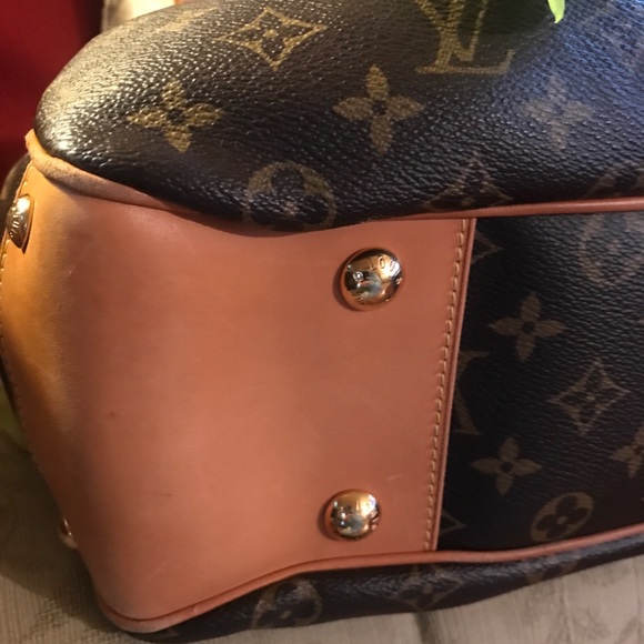 ❌SOLD!!!! ❌LOUIS VUITTON BOETIE MM-BRAND 🎉SALE🎉 - Picture 8 of 8